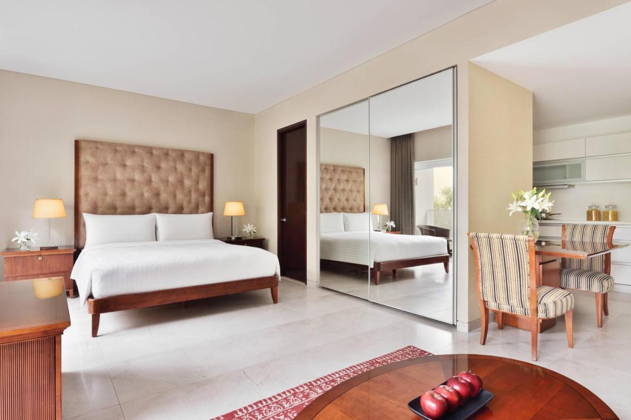 Marriott Suites Pune Exterior photo