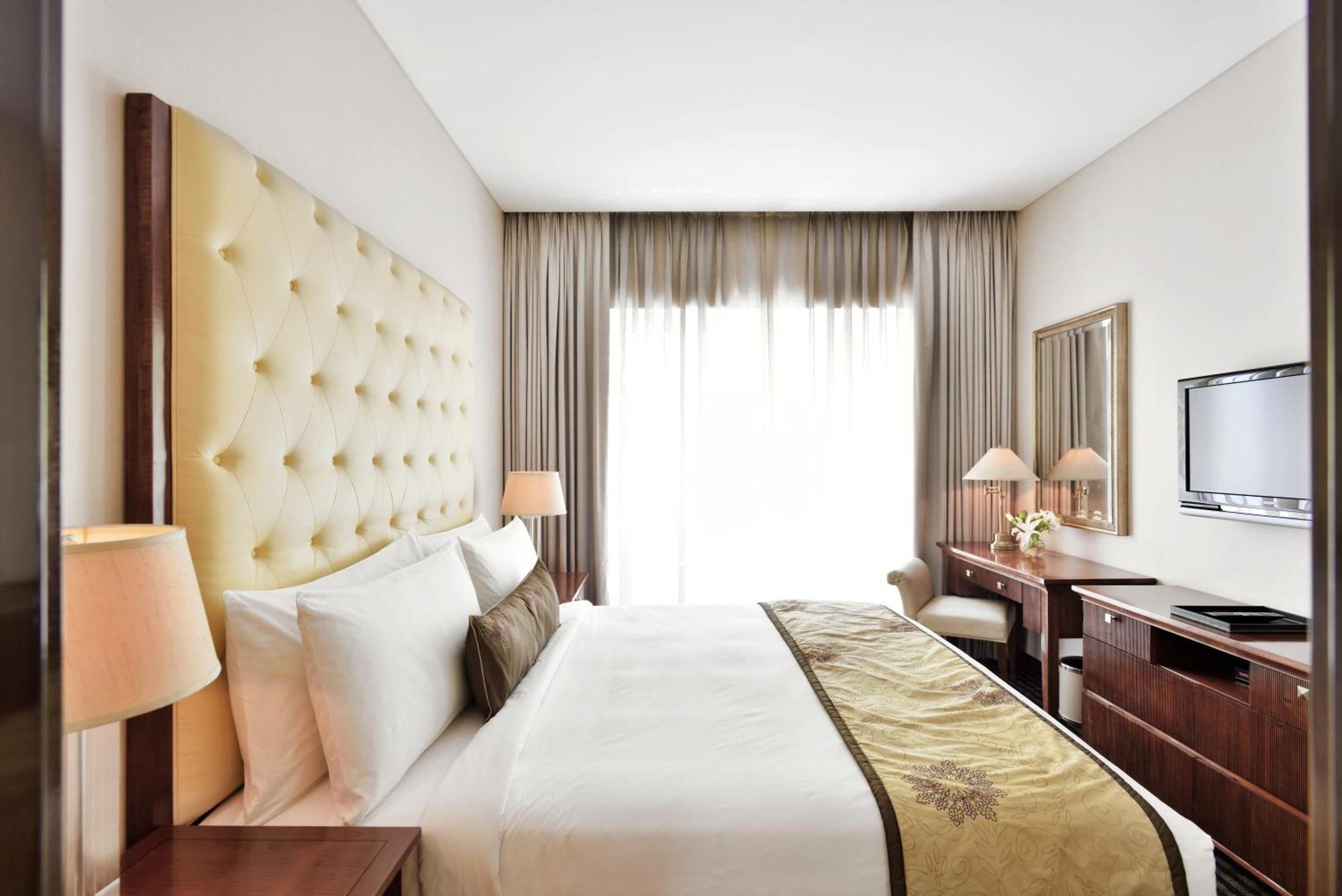 Marriott Suites Pune Exterior photo