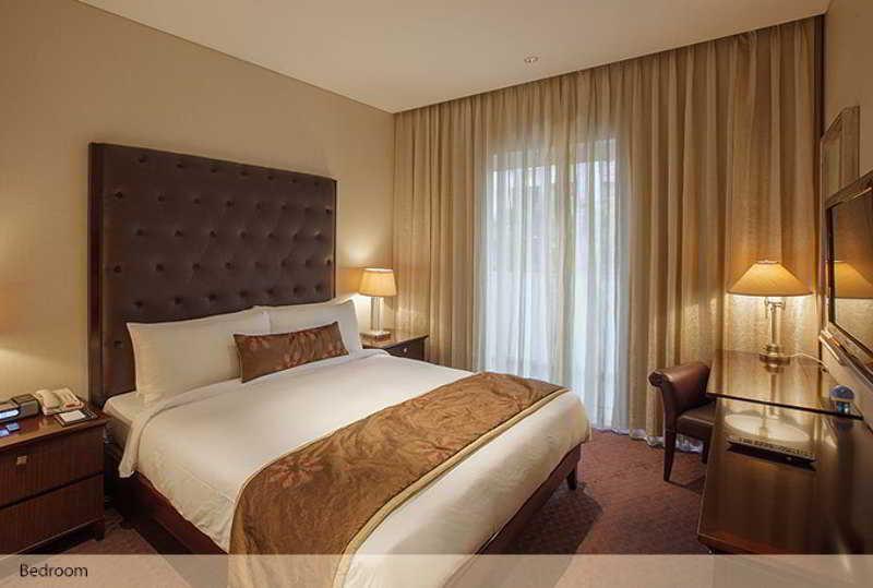 Marriott Suites Pune Exterior photo