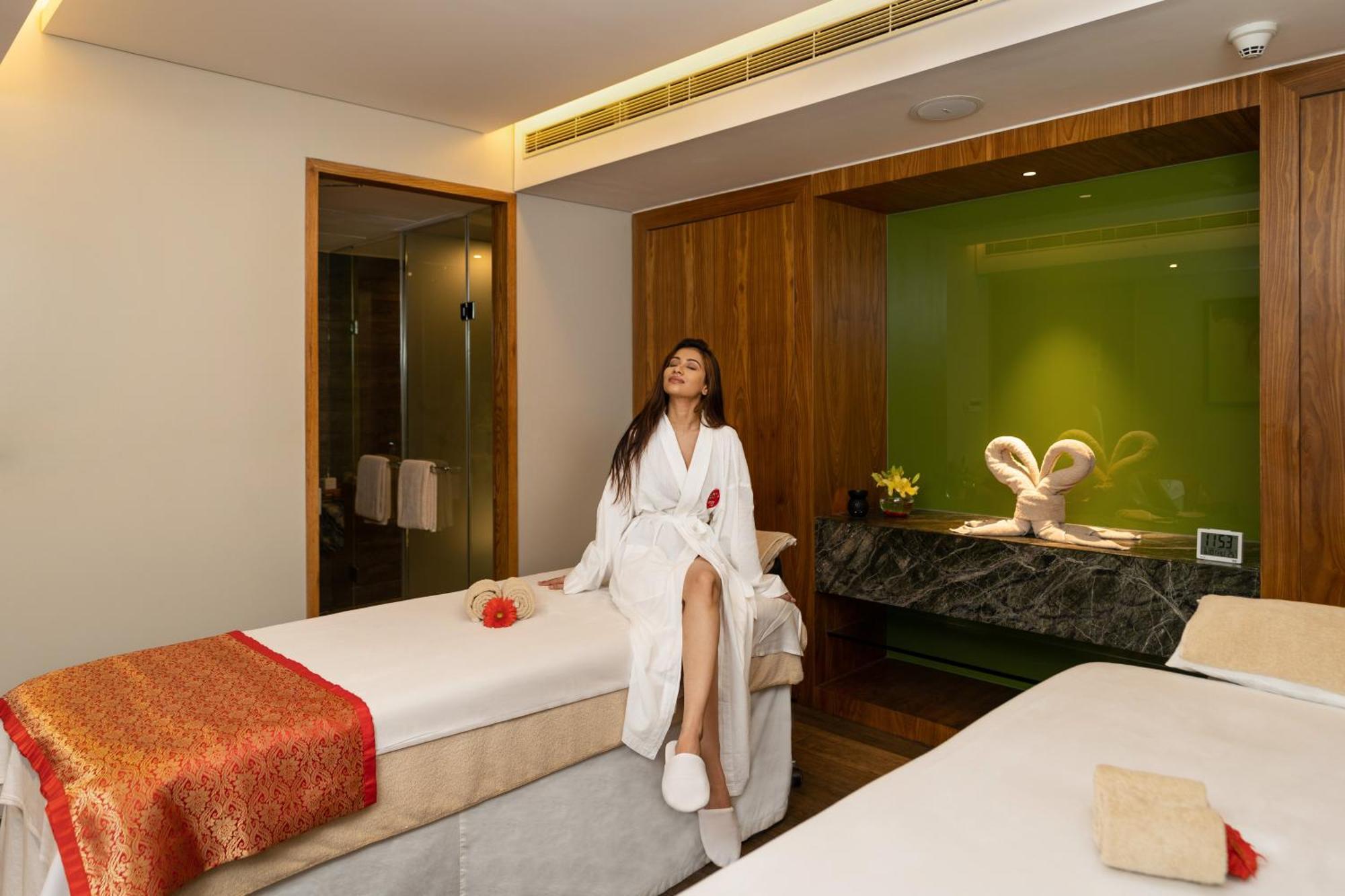 Marriott Suites Pune Exterior photo